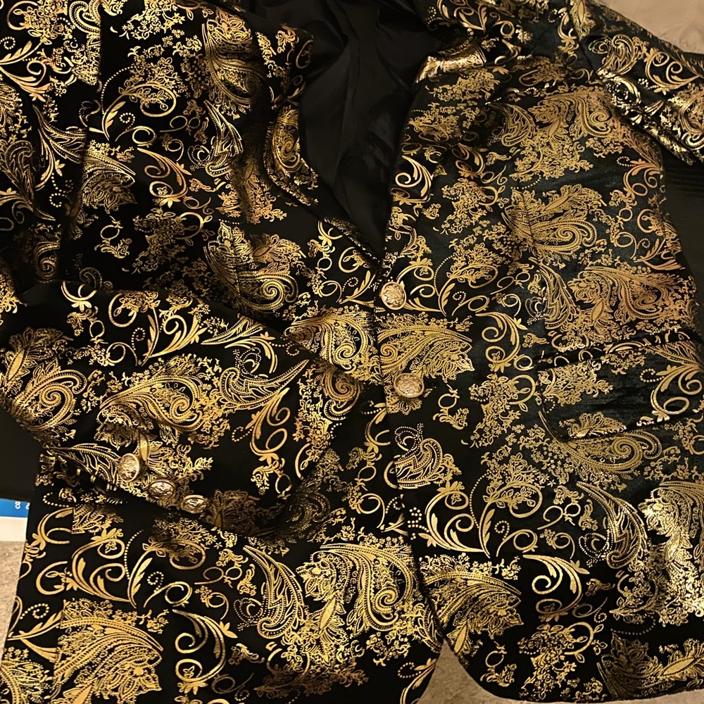 Nice Victorian Gold & black blazer w/gold buttons